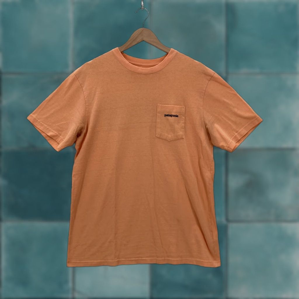 Patagonia Patagonia Shirt Mens M Peach P-6 Logo Responsibili-Tee Pocket Regular Fit Shirt Mens Short Sleeve Crew Neck Graphic Print Size US M / EU 48-50 / 2 - 1 Thumbnail