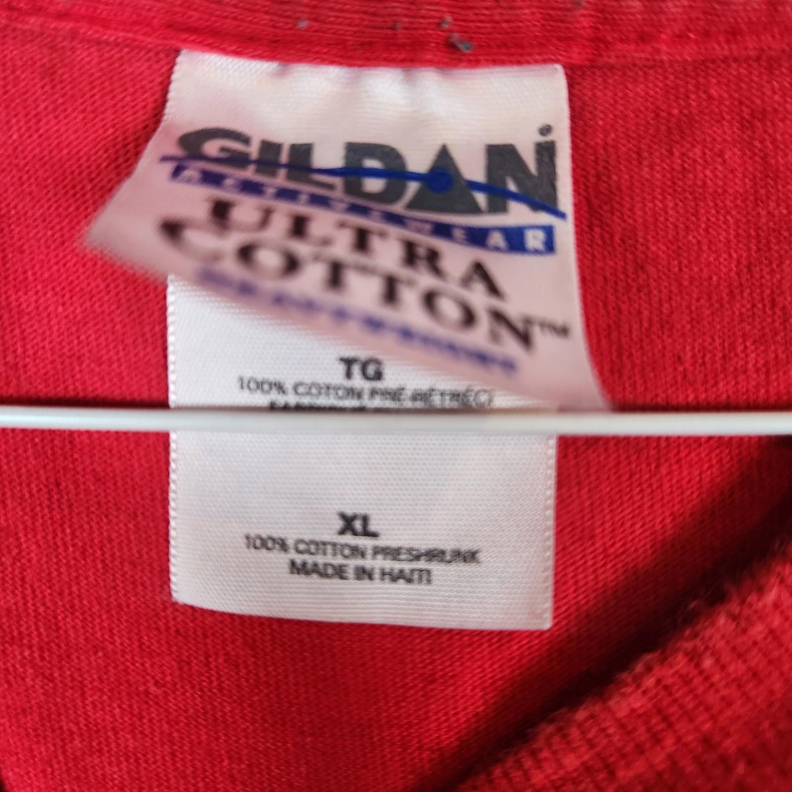 Gildan Vintage State Farm Spellout Tshirt Red Size XL Size US XL / EU 56 / 4 - 5 Thumbnail