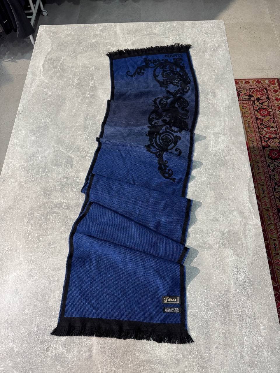 Versace Versace Scarf wool made in Italy Size ONE SIZE - 3 Thumbnail