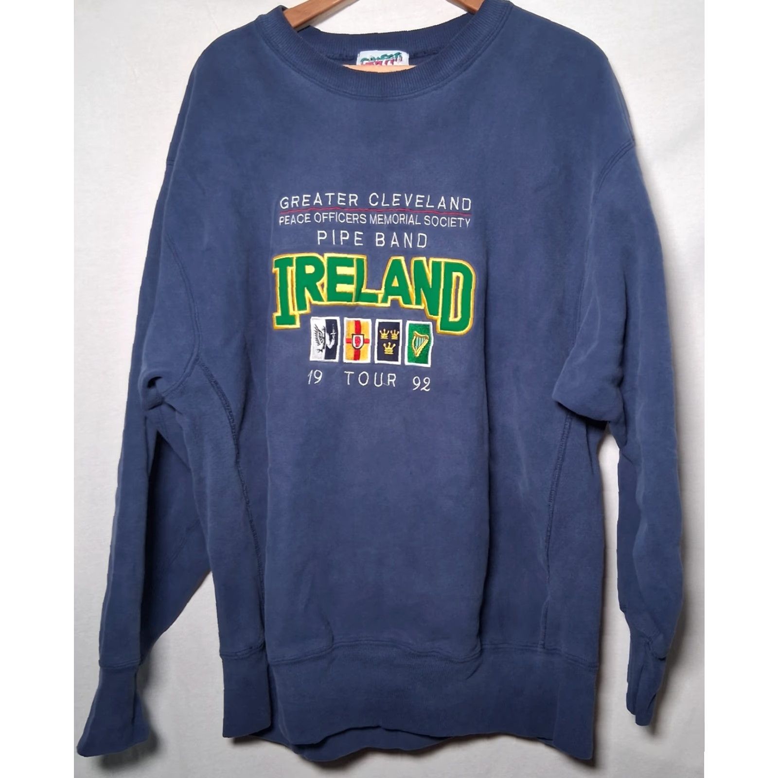 Vintage VINTAGE Graffiti Cleveland Peace Officers Memorial Society Pipe Band Sweatshirt 2X Ireland Vtg Mens Crew Neck Pullover Blue Embroidered Size US XXL / EU 58 / 5 - 4 Thumbnail