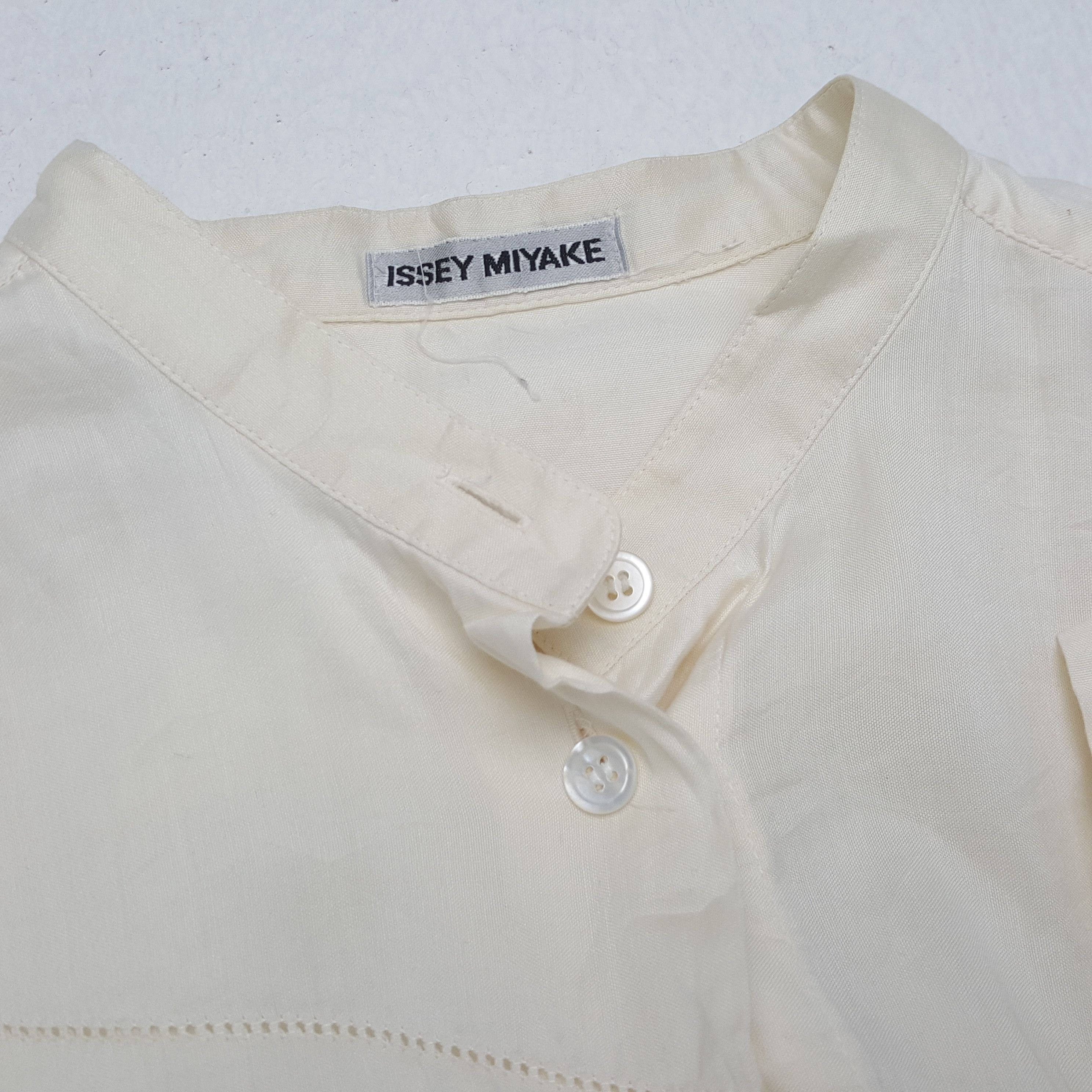 Issey Miyake × Japanese Brand × Vintage Vintage ISSEY MIYAKE Japanese Fashion Brand Button Shirts Size US M / EU 48-50 / 2 - 7 Thumbnail