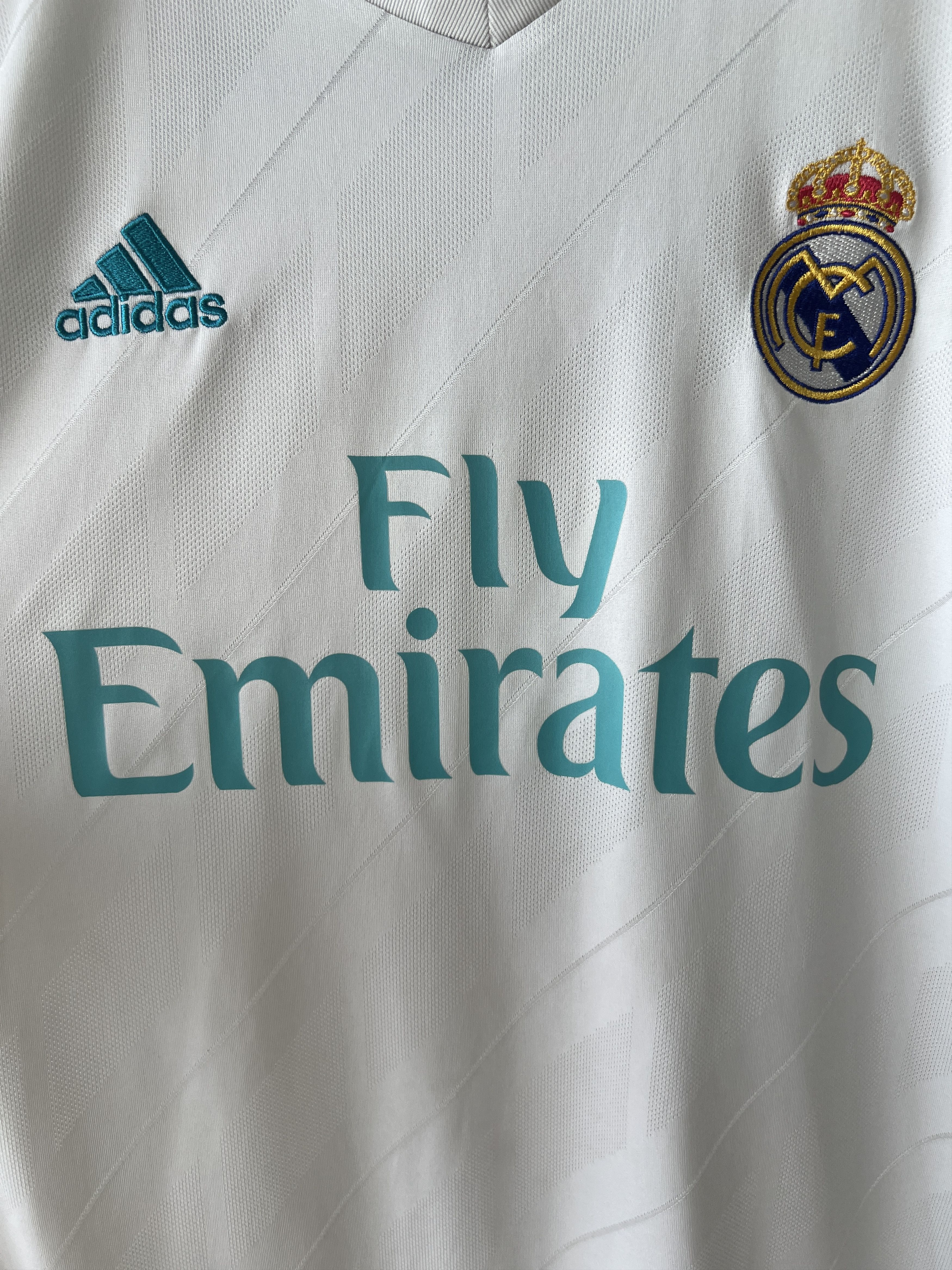 Adidas (L) Real Madrid 2017-18 Home Kit Ronaldo #7 Size US L / EU 52-54 / 3 - 6 Thumbnail