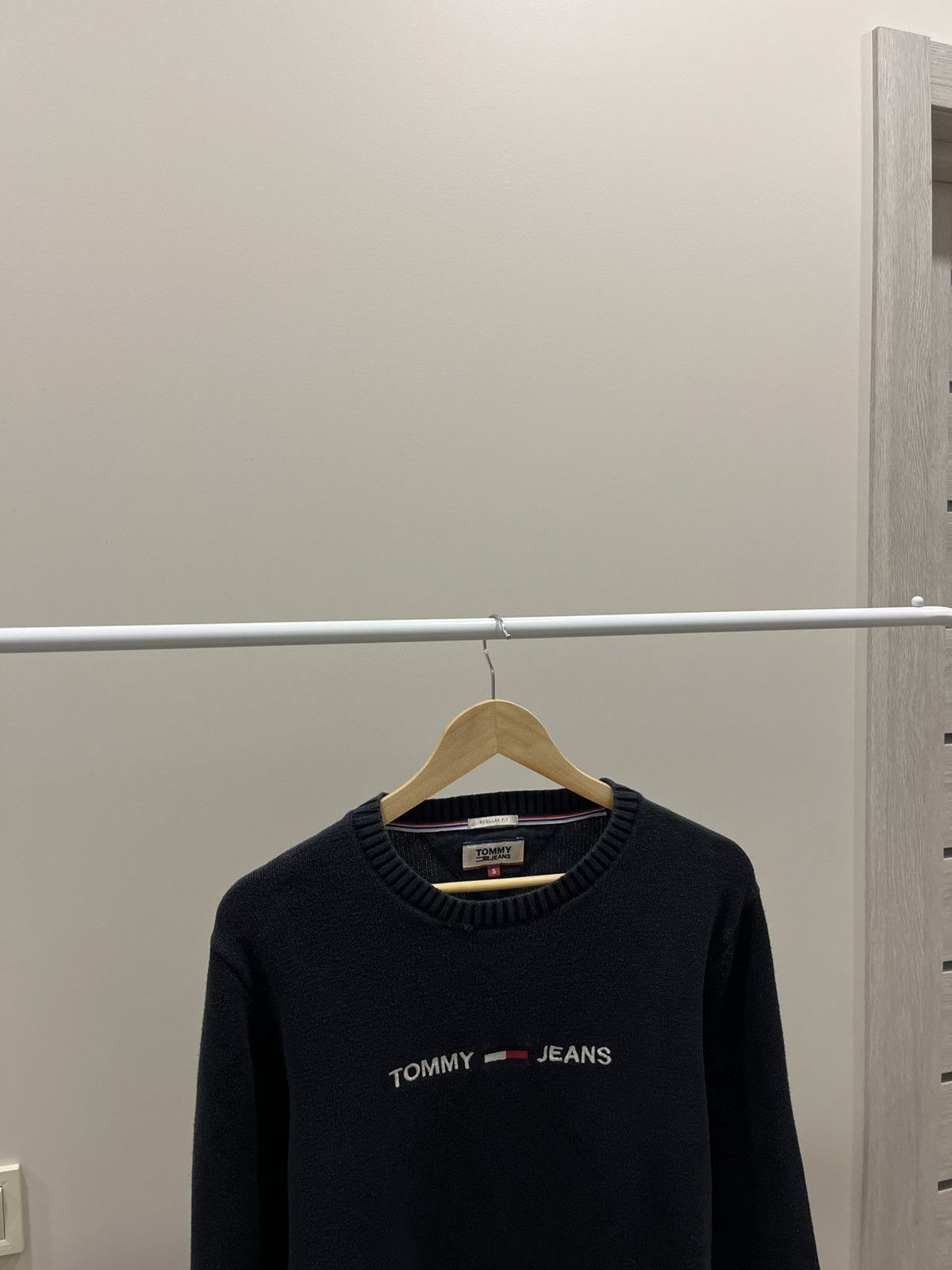 Tommy Hilfiger Vintage Tommy Hilfiger Y2K Sweater Black If Six Was Nine Size US S / EU 44-46 / 1 - 2 Thumbnail