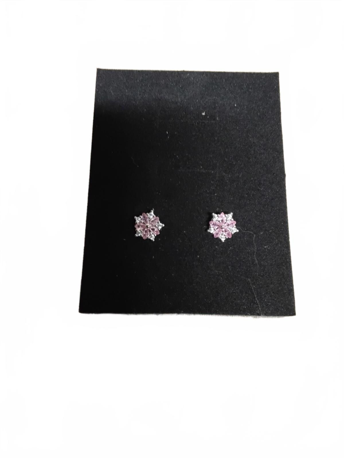 The Unbranded Brand Sparkling Pink Floral Stud Earrings - Grab Yours Now! Size ONE SIZE - 7 Thumbnail