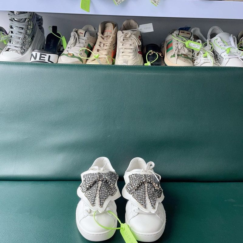Gucci Gucci Ace Low Top Sneakers with Crystal Bow Size US 5 / IT 35 - 2 Thumbnail