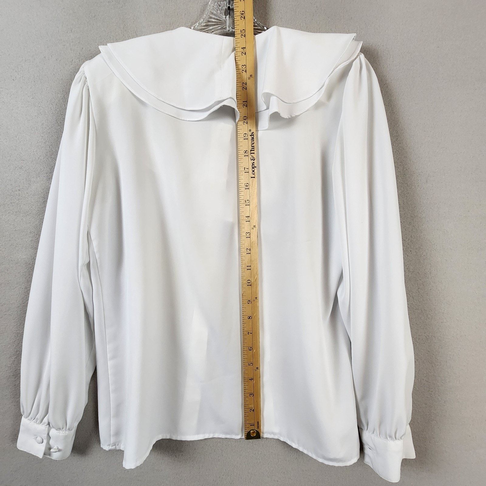 Other Christie & Jill Ruffle Front Blouse Size 4 White Long Sleeve Size S / US 4 / IT 40 - 6 Thumbnail