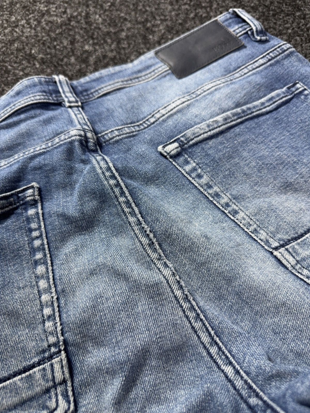 Hugo Boss 00s Hugo Boss Orange Distressed 040 Taber Tapered Jeans W36 Size US 36 / EU 52 - 19 Thumbnail