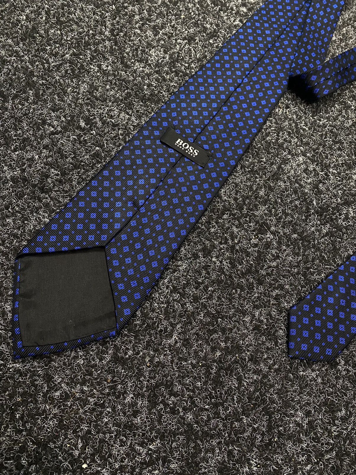 Hugo Boss Tie in a beautiful color Hugo Boss Size ONE SIZE - 2 Thumbnail