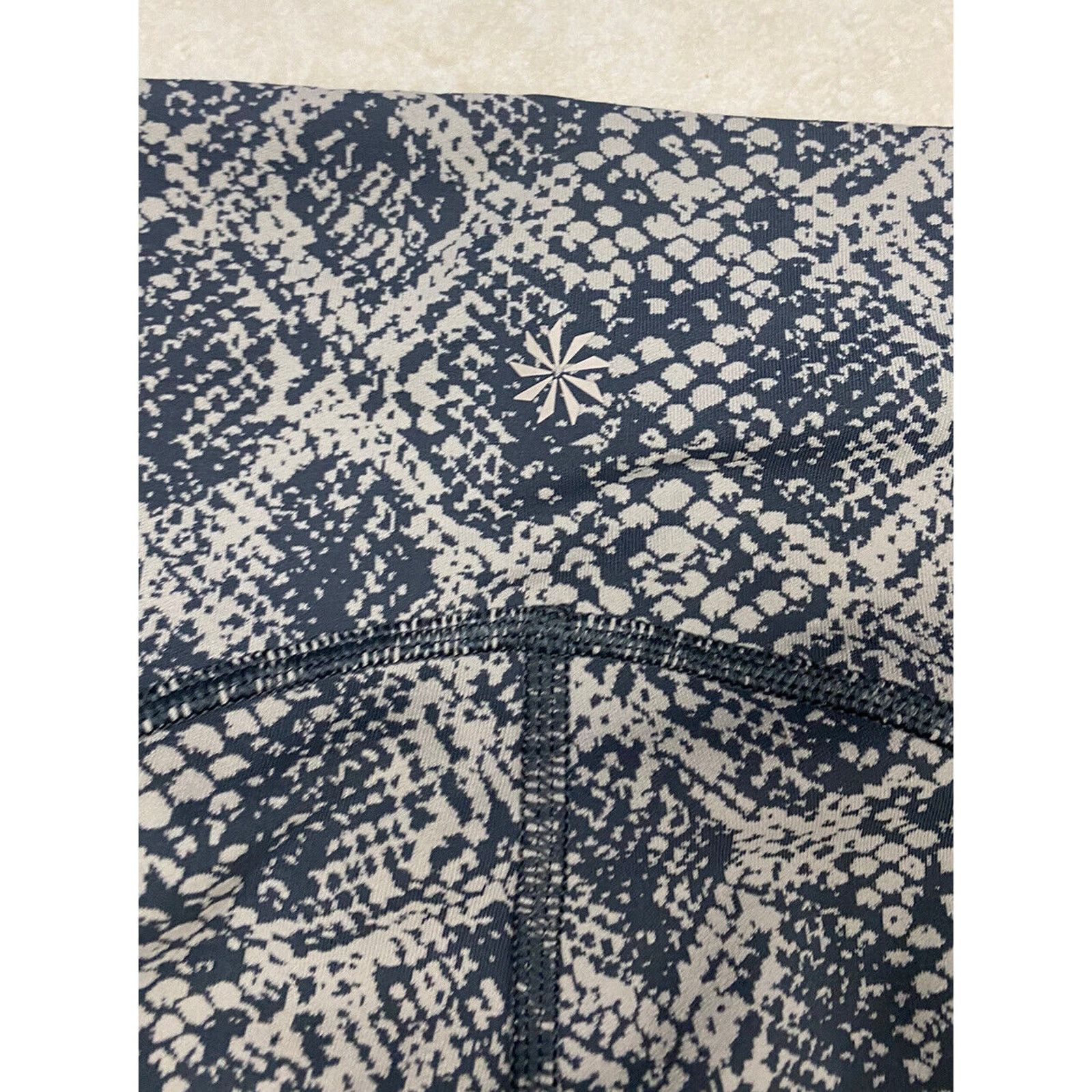 Athleta Athleta Ultimate 7/8 Tight S Snakeskin Stretchy Athleisure Size 24" / US 00 / IT 34 - 5 Thumbnail