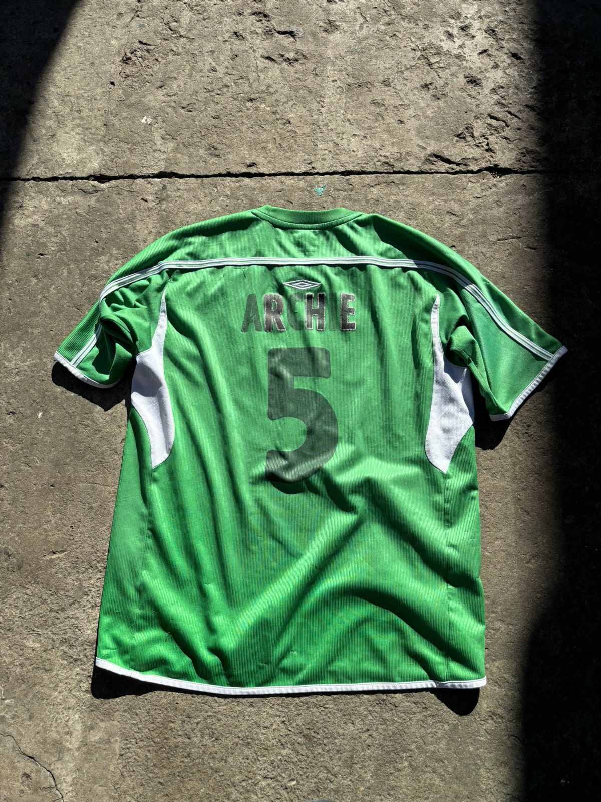 Umbro Vintage Umbro Celtic Archie 5 Carling Jersey Size US L / EU 52-54 / 3 - 9 Thumbnail