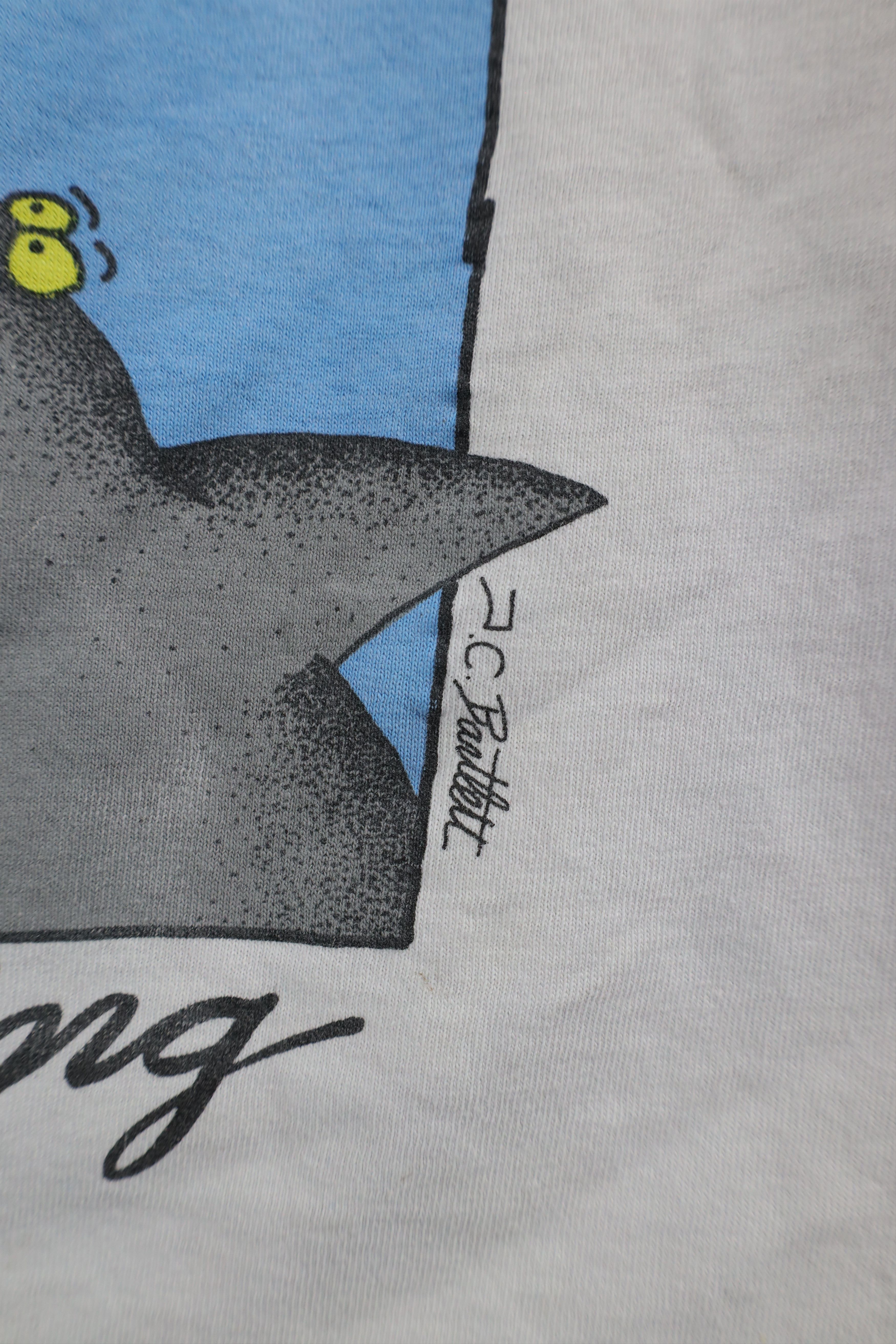 Vintage Vintage 90s Streetwear Funny Comic Shark Fishing T-Shirt USA Size US XL / EU 56 / 4 - 11 Thumbnail