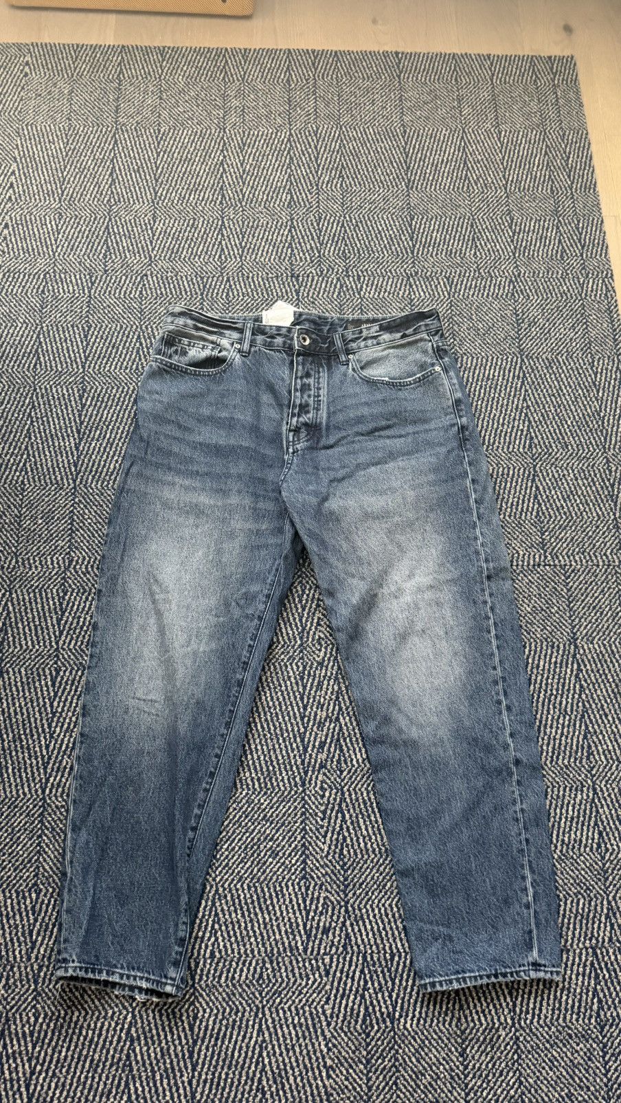 Armani Exchange VINTAGE WASH ARMANI EXCHANGE LOOSE FIT JEANS Size US 33 - 1 Thumbnail