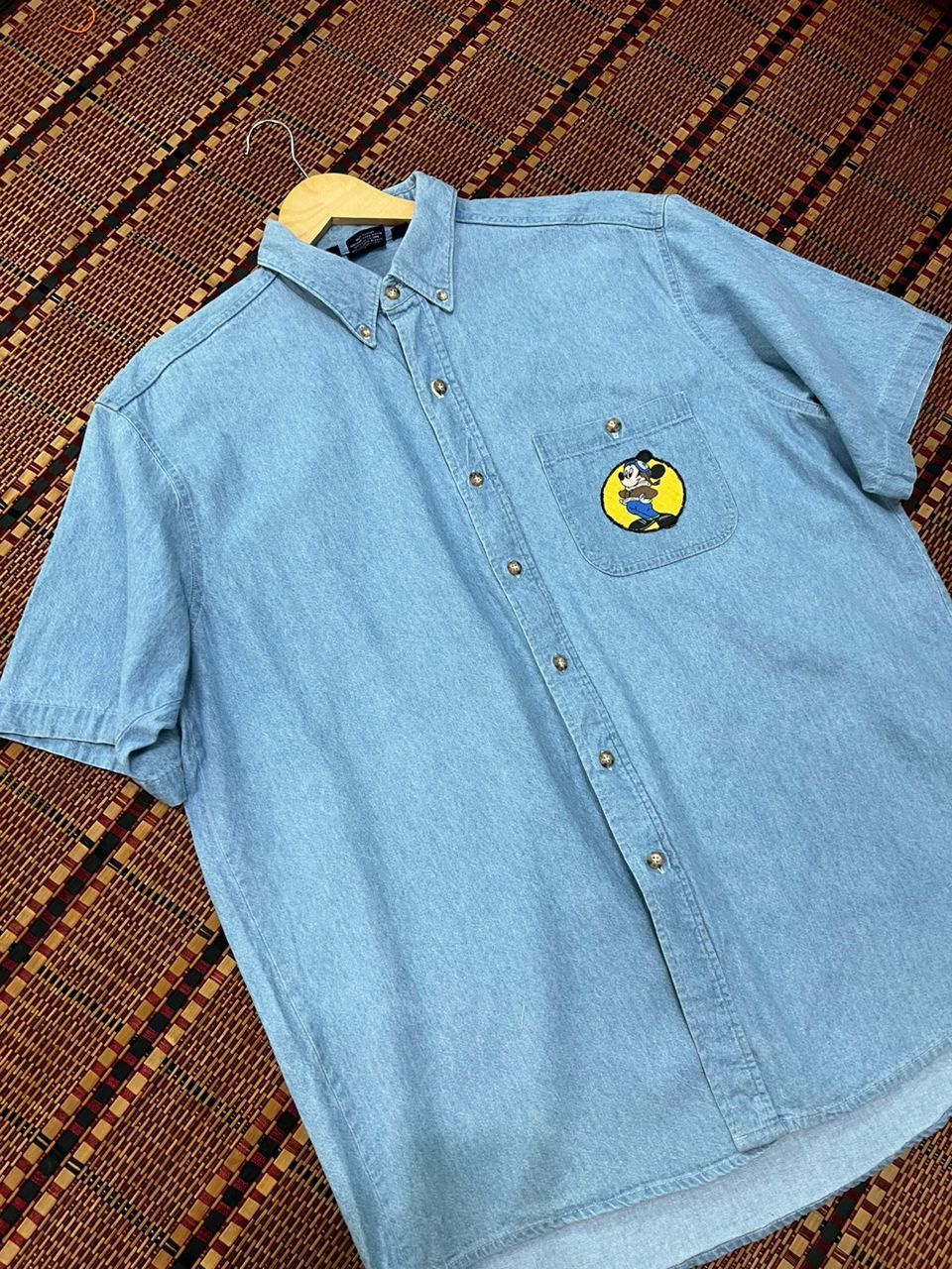 Vintage Vintage 80s Mickey Mouse Denim Shirt by Three Rivers Size US XL / EU 56 / 4 - 6 Thumbnail