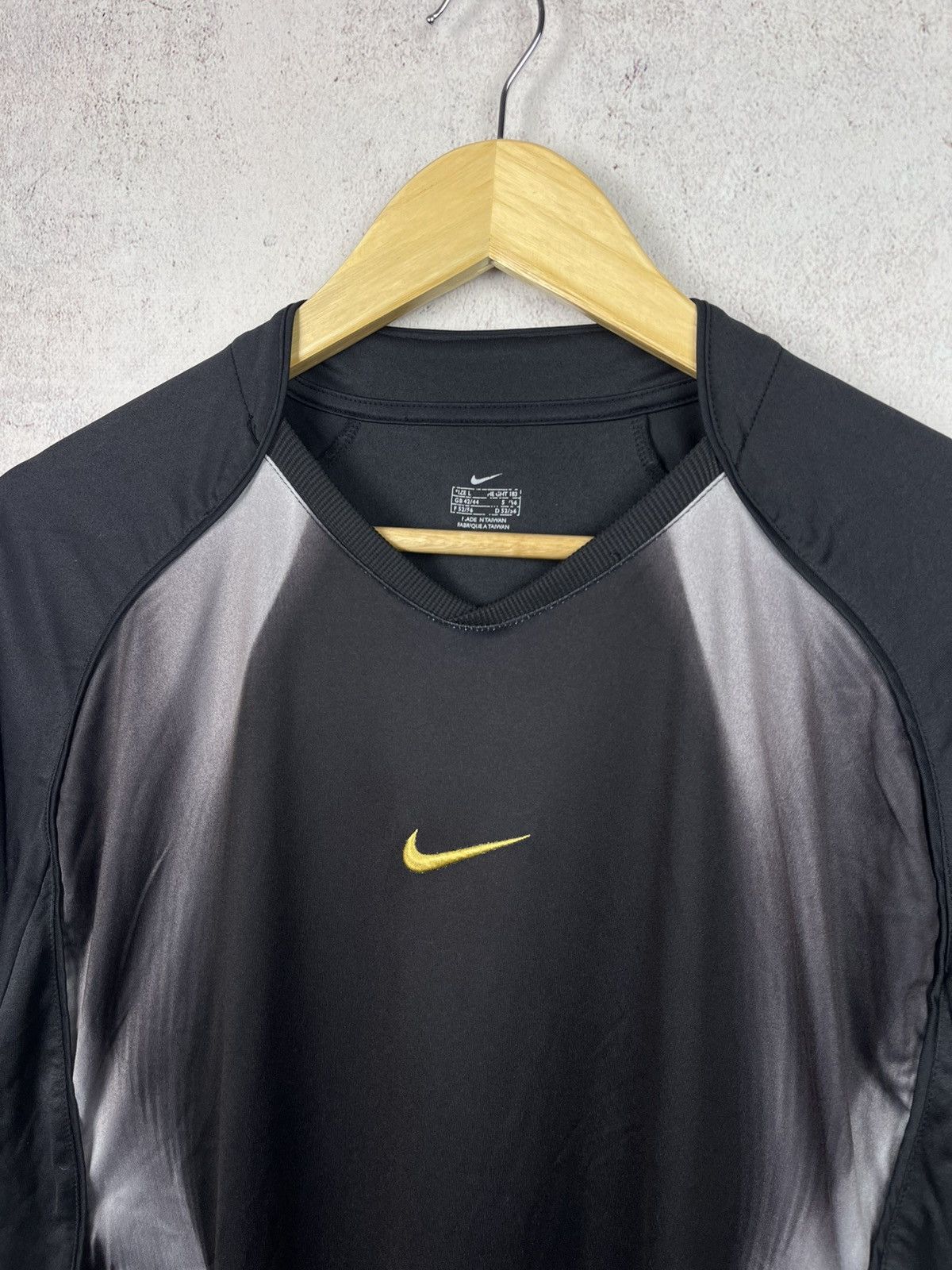Nike Vintage Nike Total 90 Center Logo T-Shirt Retro Y2K Hype Size US L / EU 52-54 / 3 - 3 Thumbnail
