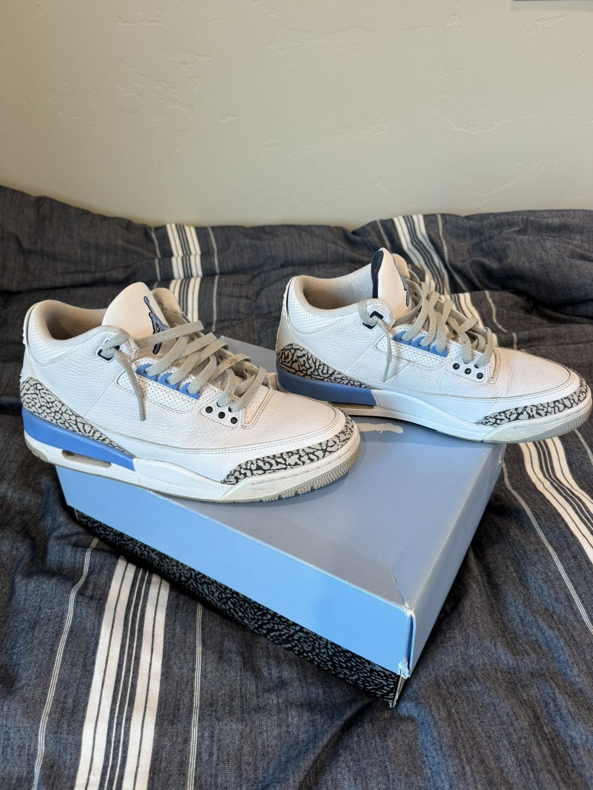 Jordan Brand Jordan 3 UNC Size US 11 / EU 44 - 2 Thumbnail