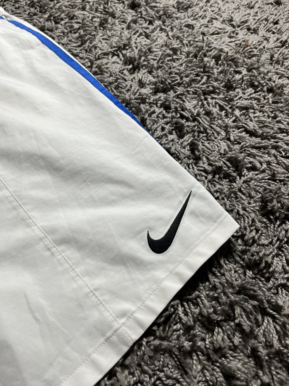 Nike NIKE INTER MILAN SOCCER FOOTBALL AWAY SHORTS 2011/12 Size US 36 / EU 52 - 3 Thumbnail