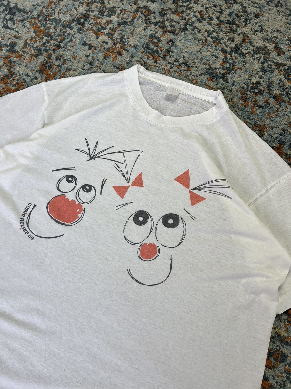 Other × Vintage Vintage 1989 Comic Relief paper thin graphic tee Size US XL / EU 56 / 4 - 3 Thumbnail