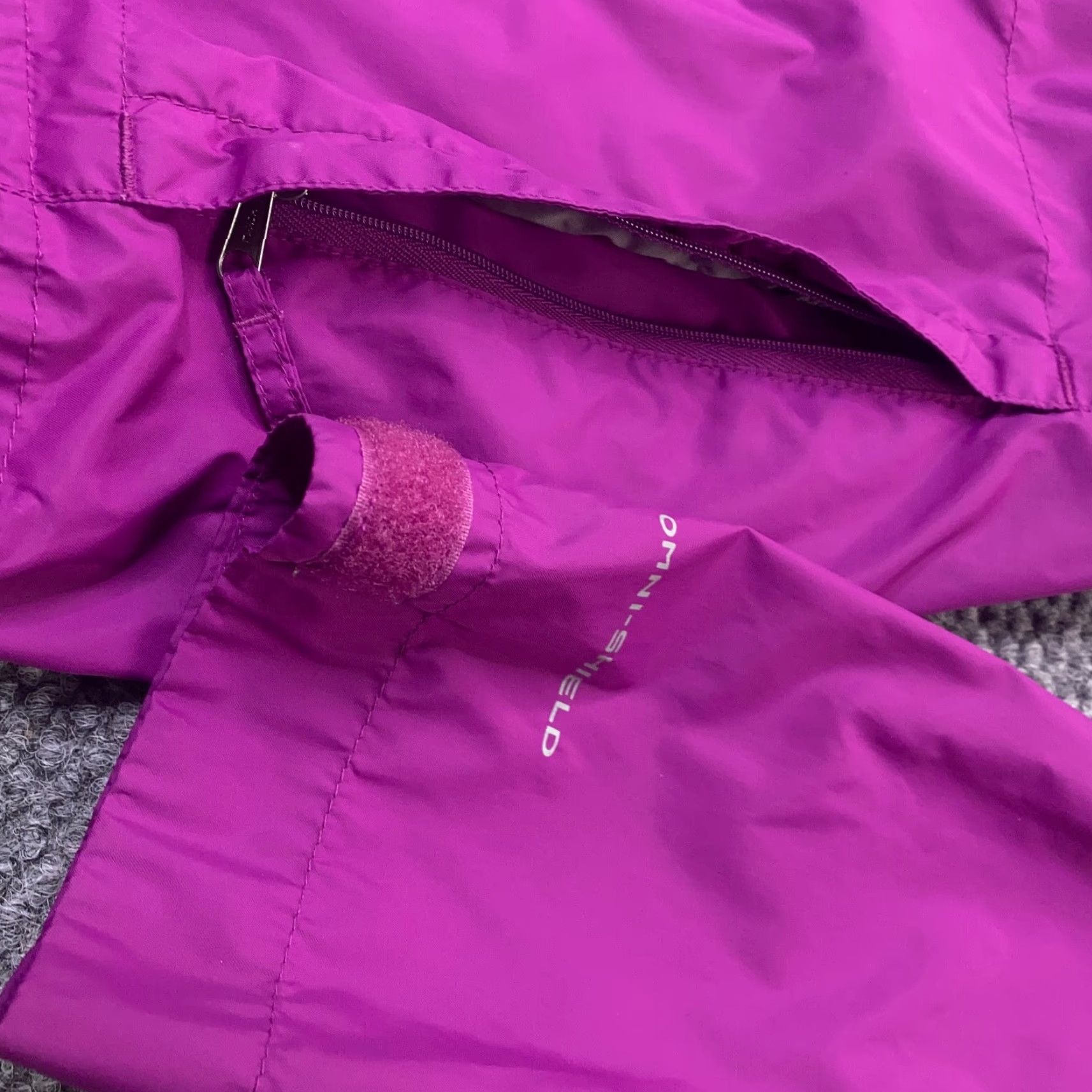 Vintage Columbia Omni-Shield Windbreaker Jacket Women S Purple Lightweight Hooded Full Zip Pockets Womens Size S / US 4 / IT 40 - 2 Thumbnail