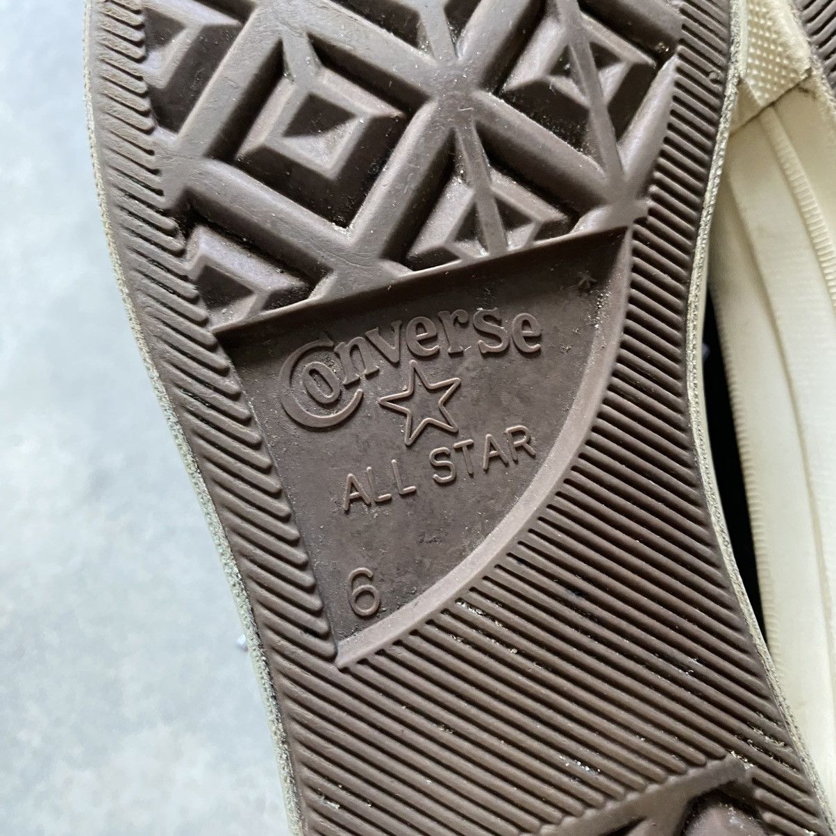 Comme des Garcons Commes des Garçons Converse Heart Size US 6 / EU 39 - 7 Thumbnail