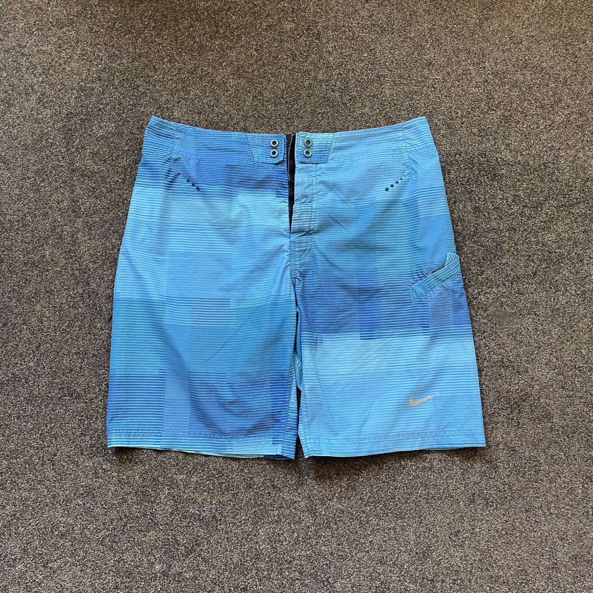 Vintage Y2K Nike Nylon Shorts Swoosh Logo Faded Blue Grail Rave 32 Size US 32 / EU 48 - 1 Thumbnail