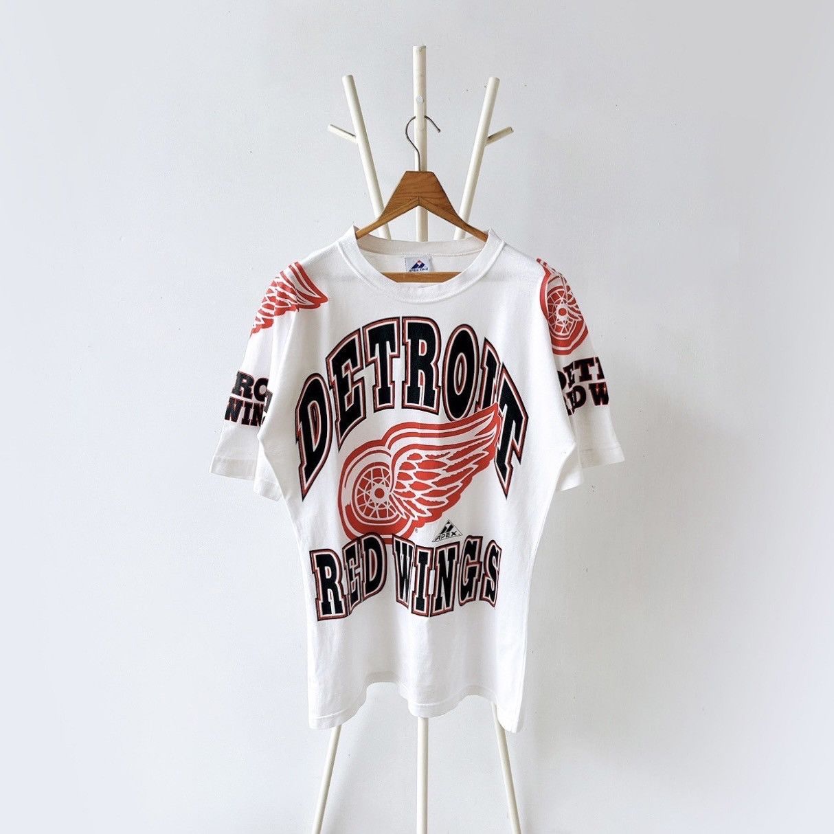 Apex One × Vintage 90s Detroit Red Wings NHL t-shirt/ L Size US L / EU 52-54 / 3 - 1 Thumbnail