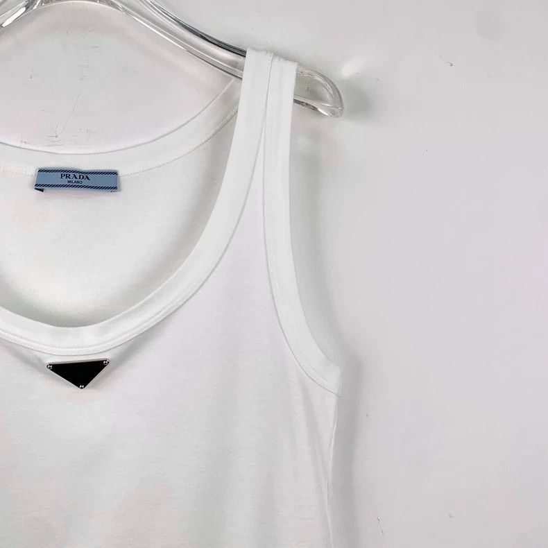 Prada Prada 22 Holiday Series White Triangle Label Cotton Round Size S / US 4 / IT 40 - 3 Thumbnail