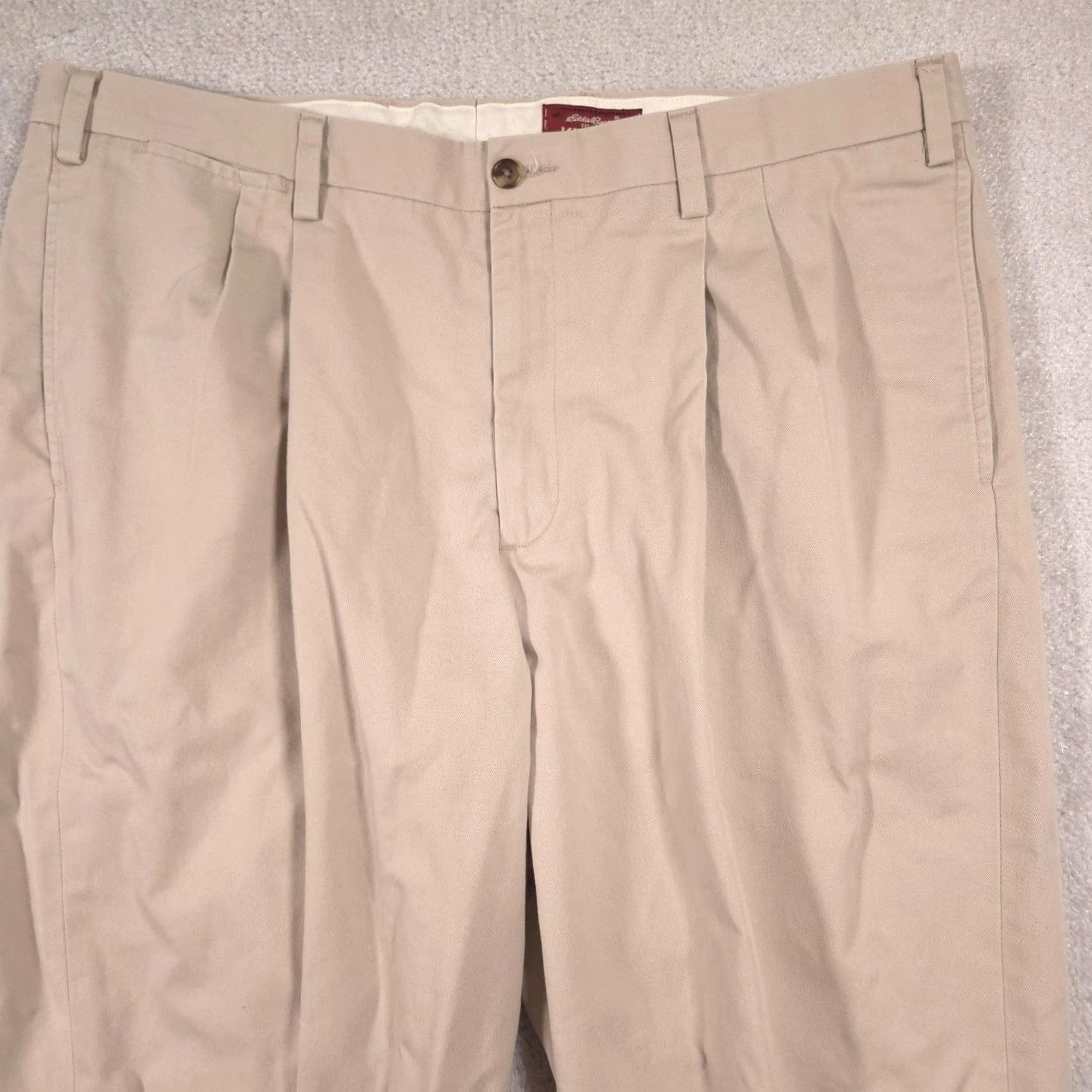 Eddie Bauer Eddie Bauer Khakis Chino Pants Mens 40x29 Beige Relaxed Fit Pleated Cuffed Vintage No Size US 40 / EU 56 - 3 Thumbnail