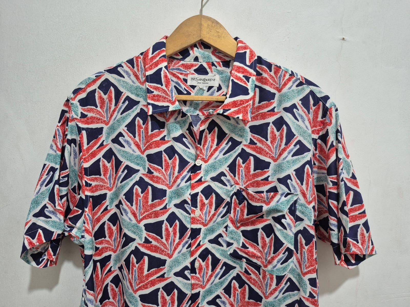 Saint Laurent Paris × Yves Saint Laurent Fit S to M, Vintage Yves saint Laurent Rayon Hawaiian Shirt Size US M / EU 48-50 / 2 - 9 Thumbnail