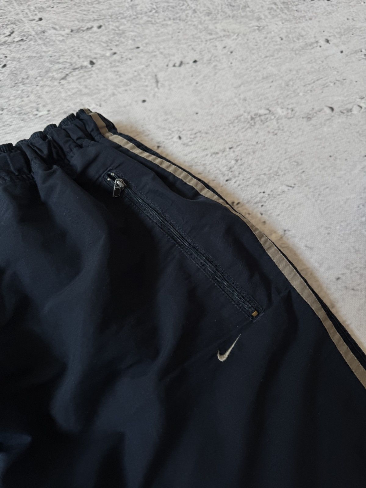 Nike × Vintage NIKE NYLON VINTAGE Y2K OVERSIZE BAGGY FIT PANTS SWEATPANTS Size US 32 / EU 48 - 4 Thumbnail