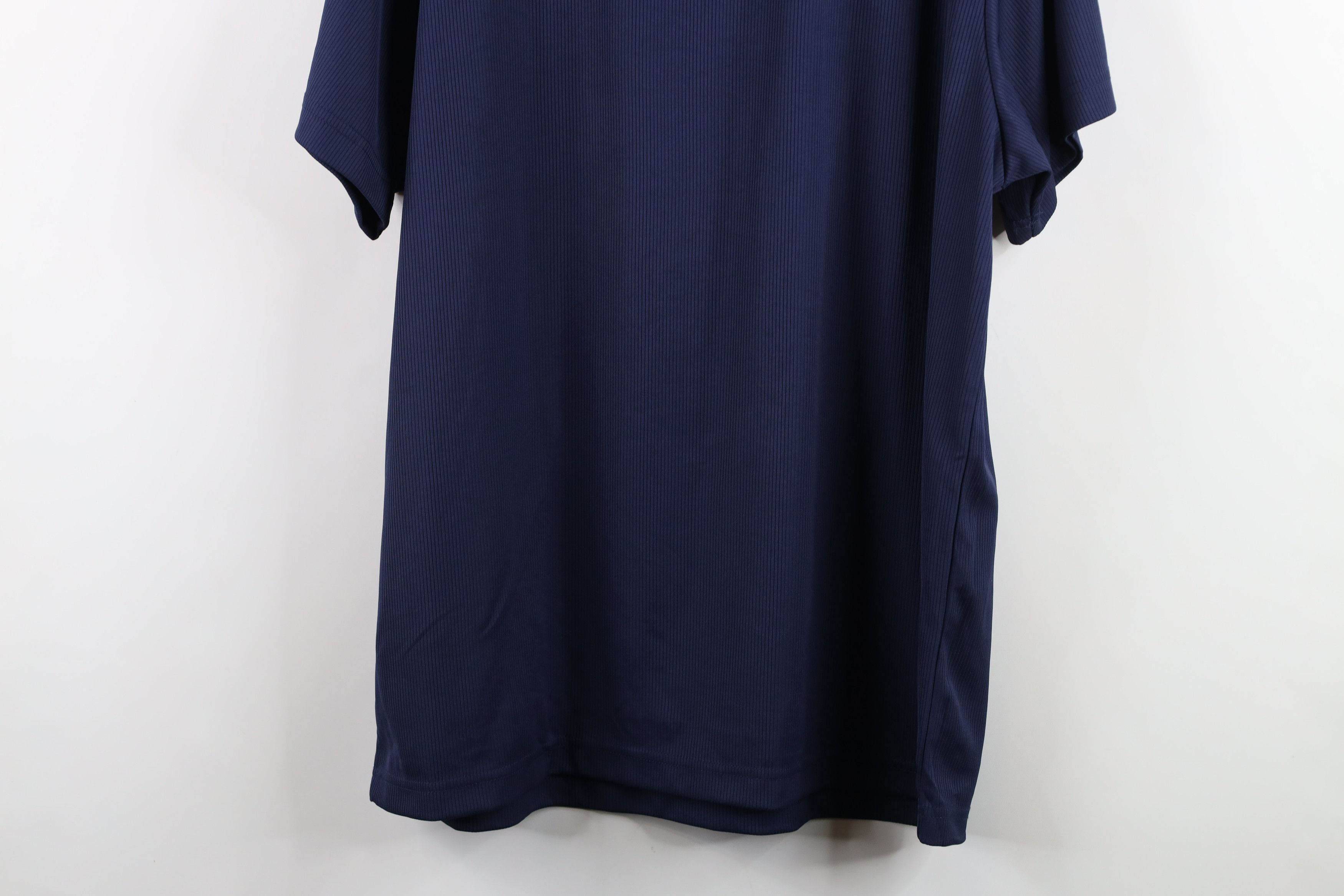 Vintage Vintage 90s Streetwear Knit Short Sleeve V-Neck T-Shirt Size US XL / EU 56 / 4 - 12 Thumbnail