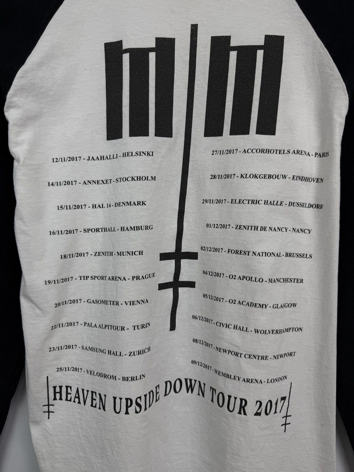 Marilyn Manson 🇺🇸Vtg Marilyn Manson Heaven Upside Down Tour 2017 Long Sleeve Size US M / EU 48-50 / 2 - 8 Thumbnail