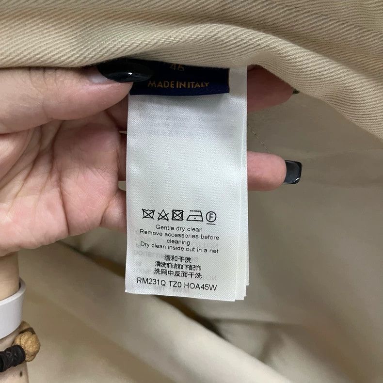 Louis Vuitton Louis Vuitton Louis Vuitton Beige Detachable Collar Jacket Size US L / EU 52-54 / 3 - 4 Thumbnail