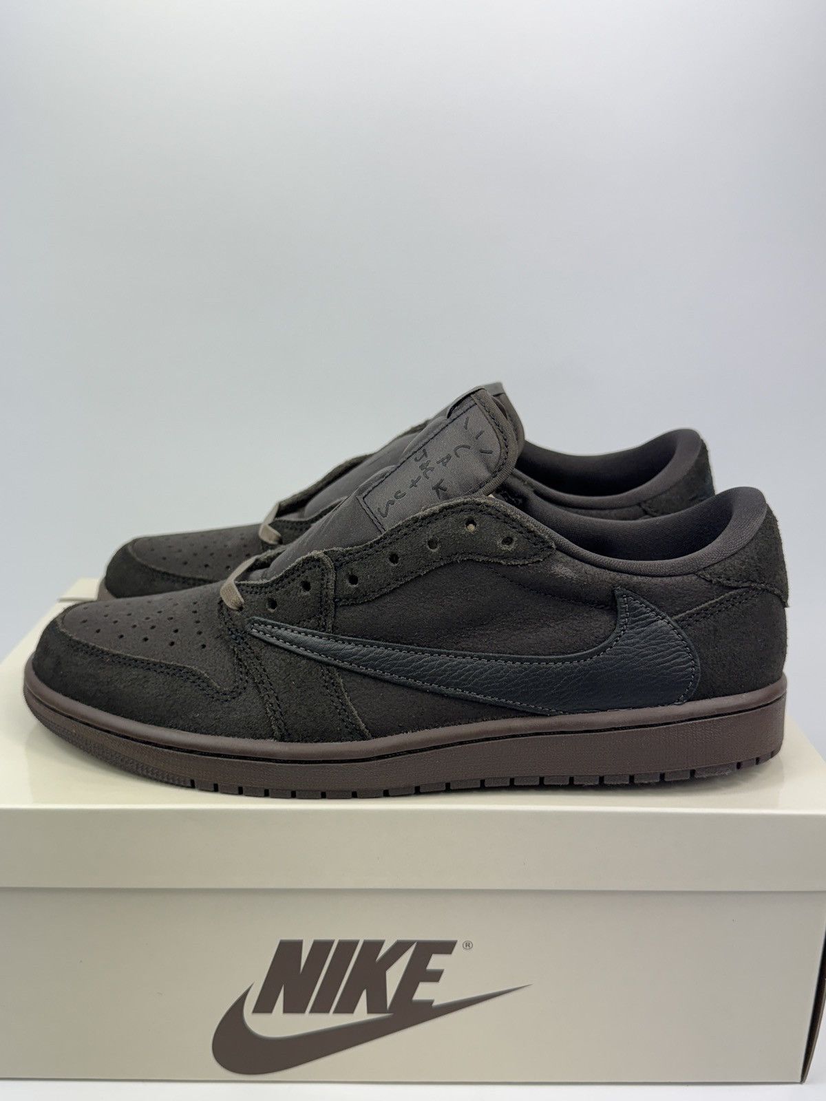 Jordan Brand JORDAN 1 RETRO CACTUS JACK VELVET BROWN SNEAKERS Size US 11 / EU 44 - 2 Thumbnail