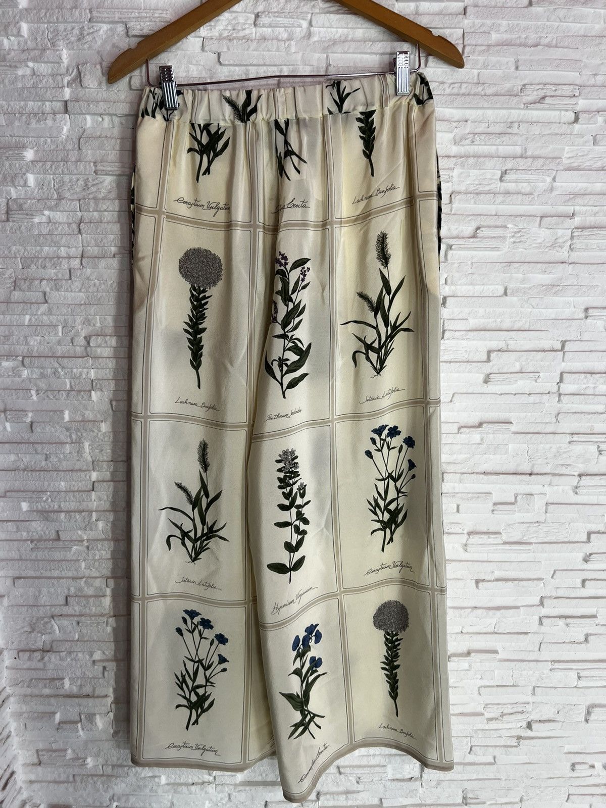 Weekend Max Mara Weekend Max Mara Lory Floral Silk Wide-Leg Trousers Size 27" / US 4 / IT 40 - 6 Thumbnail