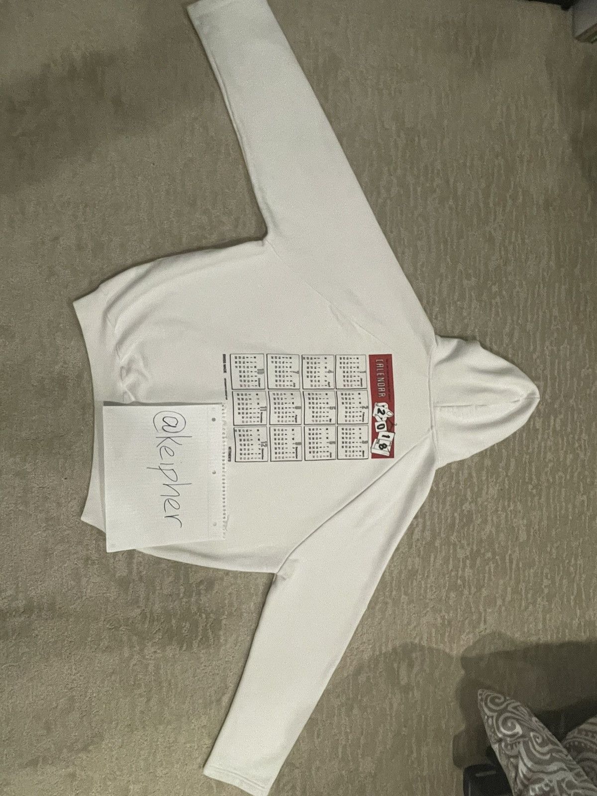 Vetements Vetements White 2018 Calendar Size US L / EU 52-54 / 3 - 3 Thumbnail