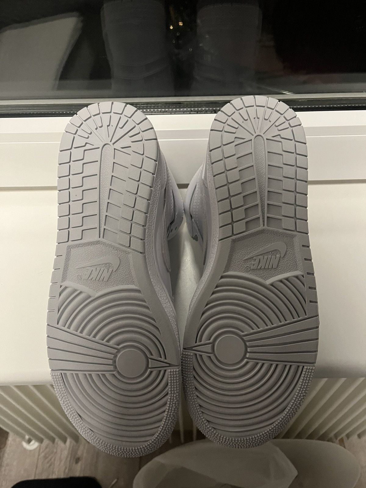 Jordan Brand × Nike Jordan 1 Neutral Grey Size US 8 / EU 41 - 5 Thumbnail