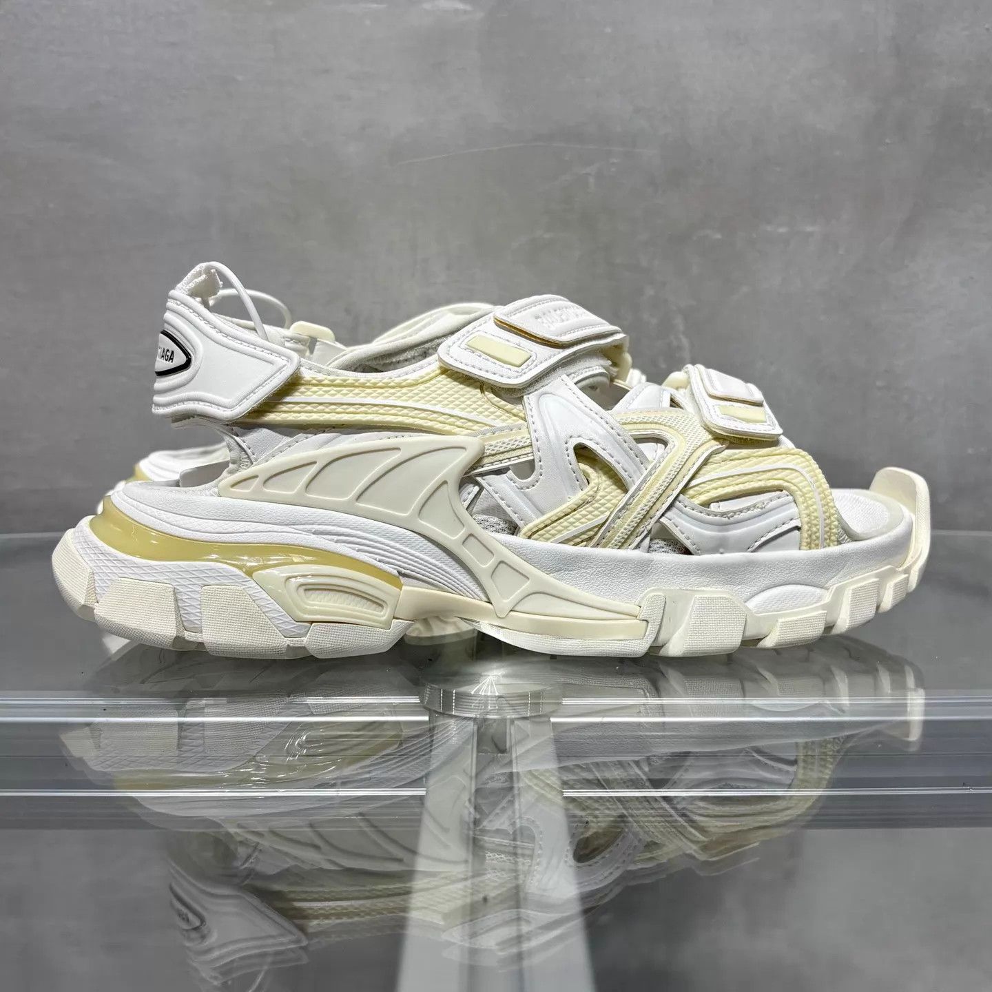 Balenciaga Balenciaga BLCG White Sandal 36 Size US 6 / IT 36 - 4 Thumbnail