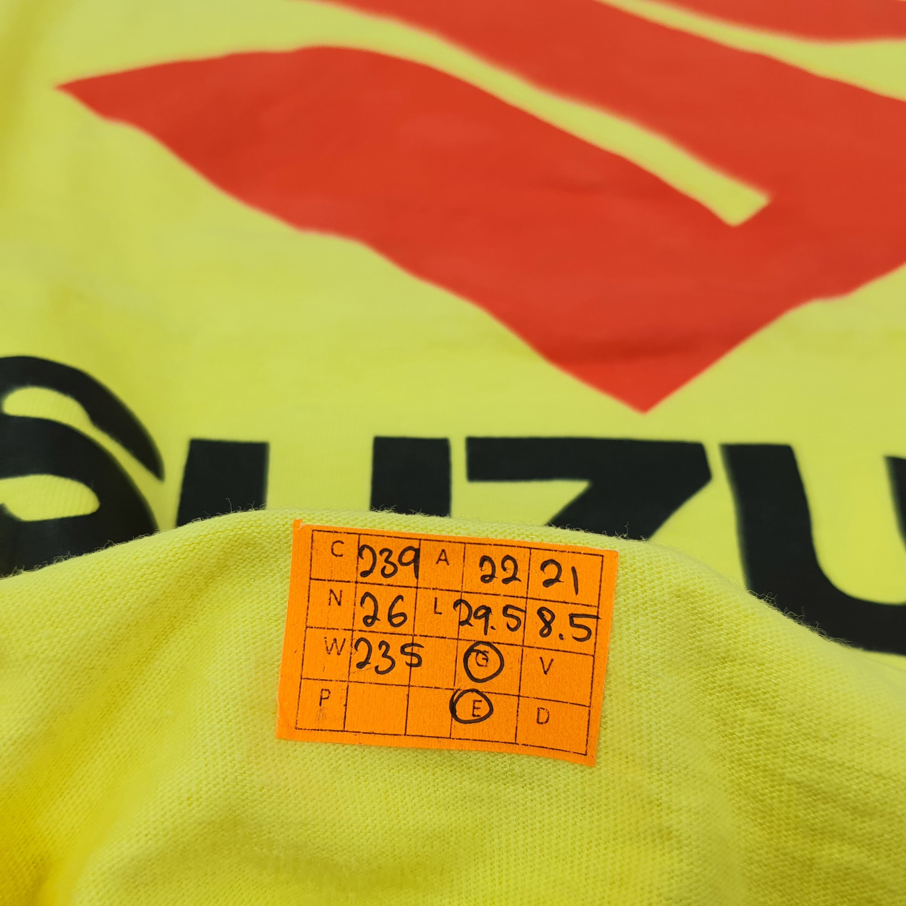 Japanese Brand Vintage SUZUKI Japan Motorsports Brand Tshirt C239N26 Size US L / EU 52-54 / 3 - 7 Thumbnail
