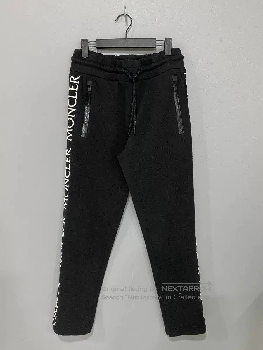 Moncler Moncler Black Logo Embroidered Sweatpants. Size US 26 / EU 42 - 1 Thumbnail