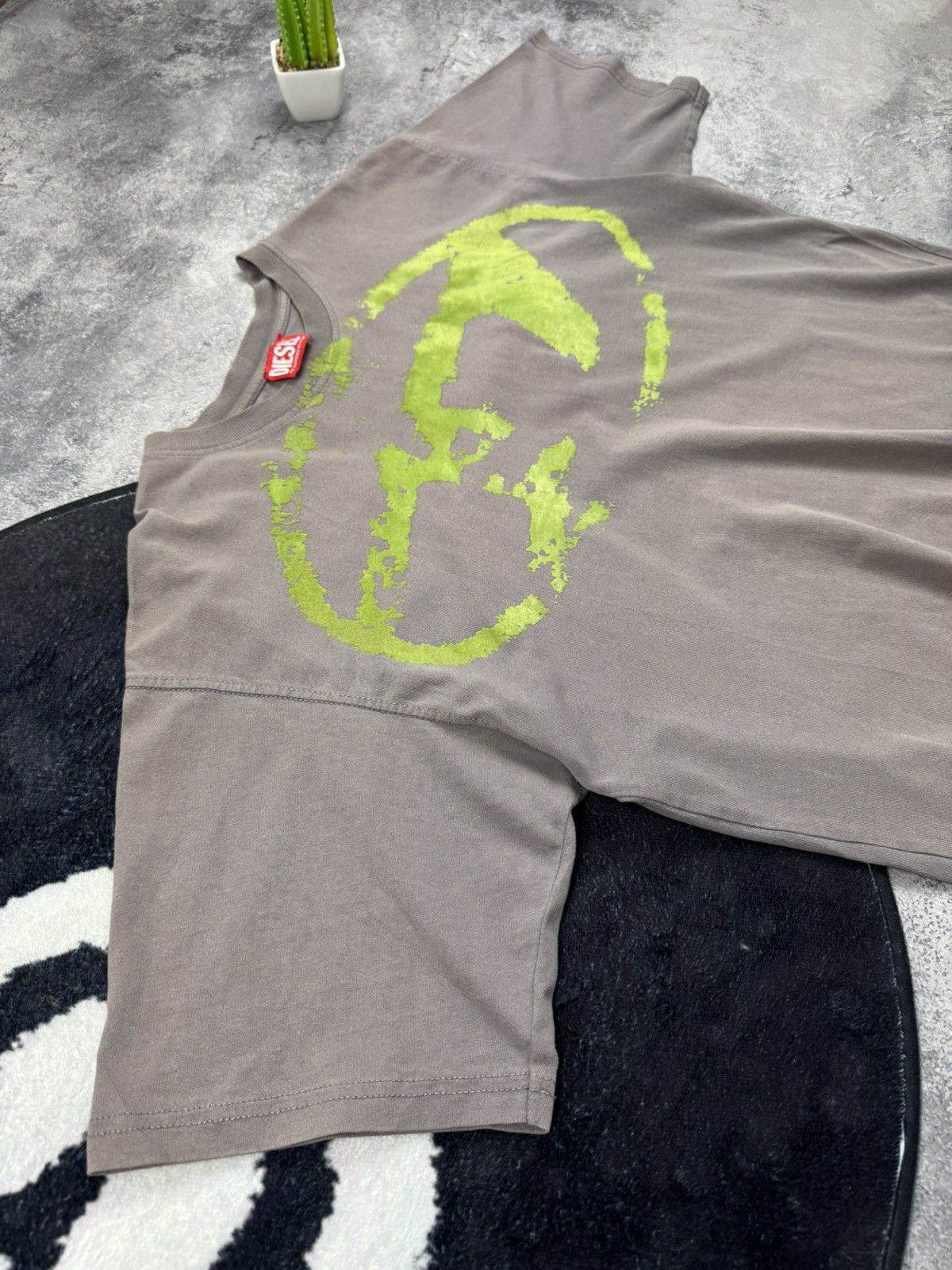 Diesel Diesel T-Shirt Big Logo White Y2k Hype Designer Size US S / EU 44-46 / 1 - 2 Thumbnail