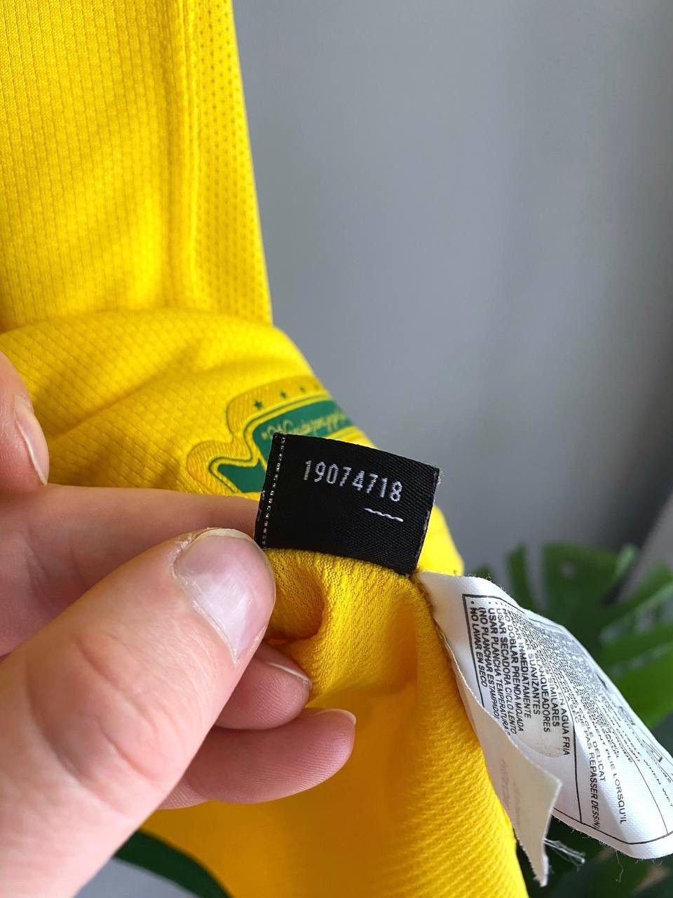 Nike Brazil National Team 2006 Soccer Jersey #10 RONALDINHO, M Size US M / EU 48-50 / 2 - 21 Thumbnail