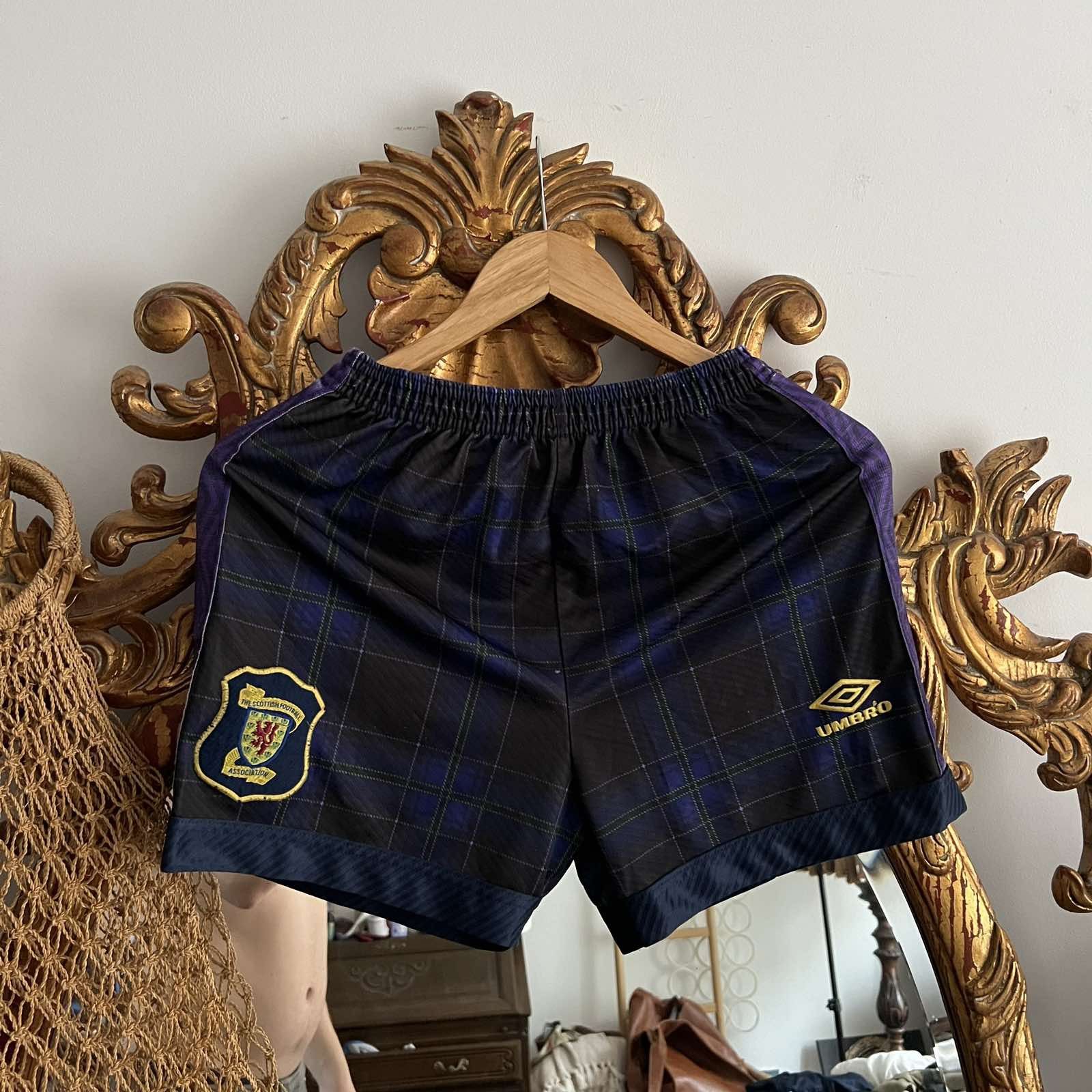 Umbro Vintage 90s Umbro Scotland National Team Shorts Sz S Size US 33 - 1 Thumbnail
