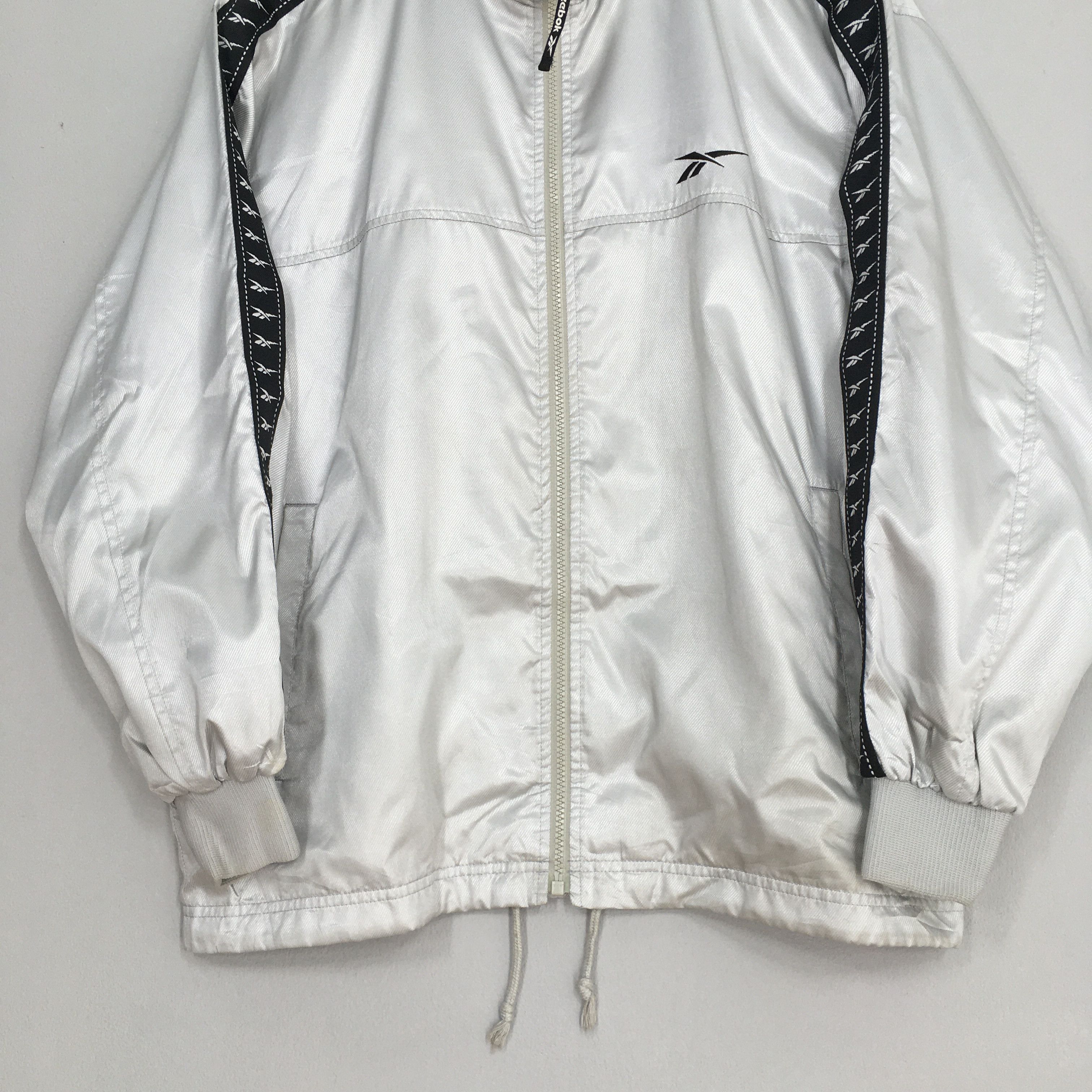 Reebok Vintage Reebok Sports Windbreaker Jacket Medium Size US M / EU 48-50 / 2 - 3 Thumbnail