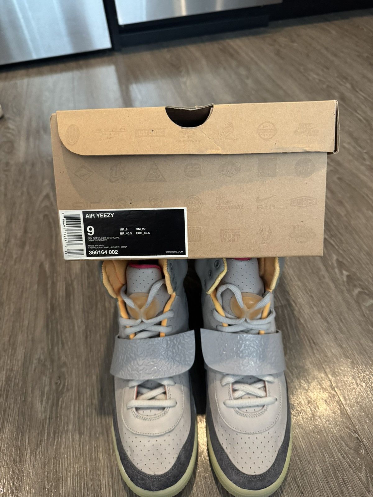 Kanye West × Nike 2009 Nike Air Yeezy Zen Grey Size 9 Brand New Size US 9 / EU 42 - 8 Thumbnail