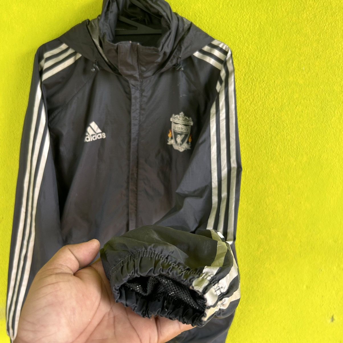 Vintage Vintage Liverpool Adidas Distressed Jacket Hoodie Size US L / EU 52-54 / 3 - 4 Thumbnail