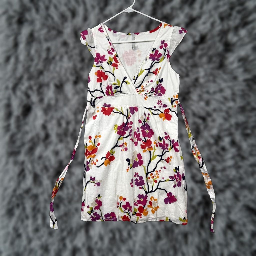 Old Navy Old Navy Sundress Womens 8 White Multicolor Floral V-Neck Cap Sleeve Lined Short Sundress Summer Boho Dress Size M / US 6-8 / IT 42-44 - 1 Thumbnail
