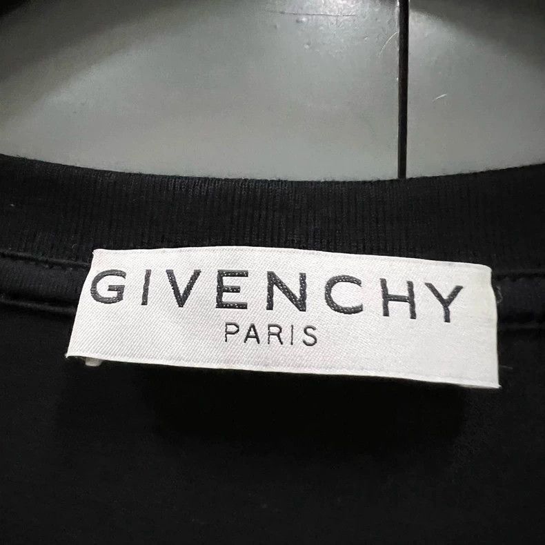 Givenchy Givenchy Black Short-Sleeve with Letter Pattern Print Size US XL / EU 56 / 4 - 3 Thumbnail