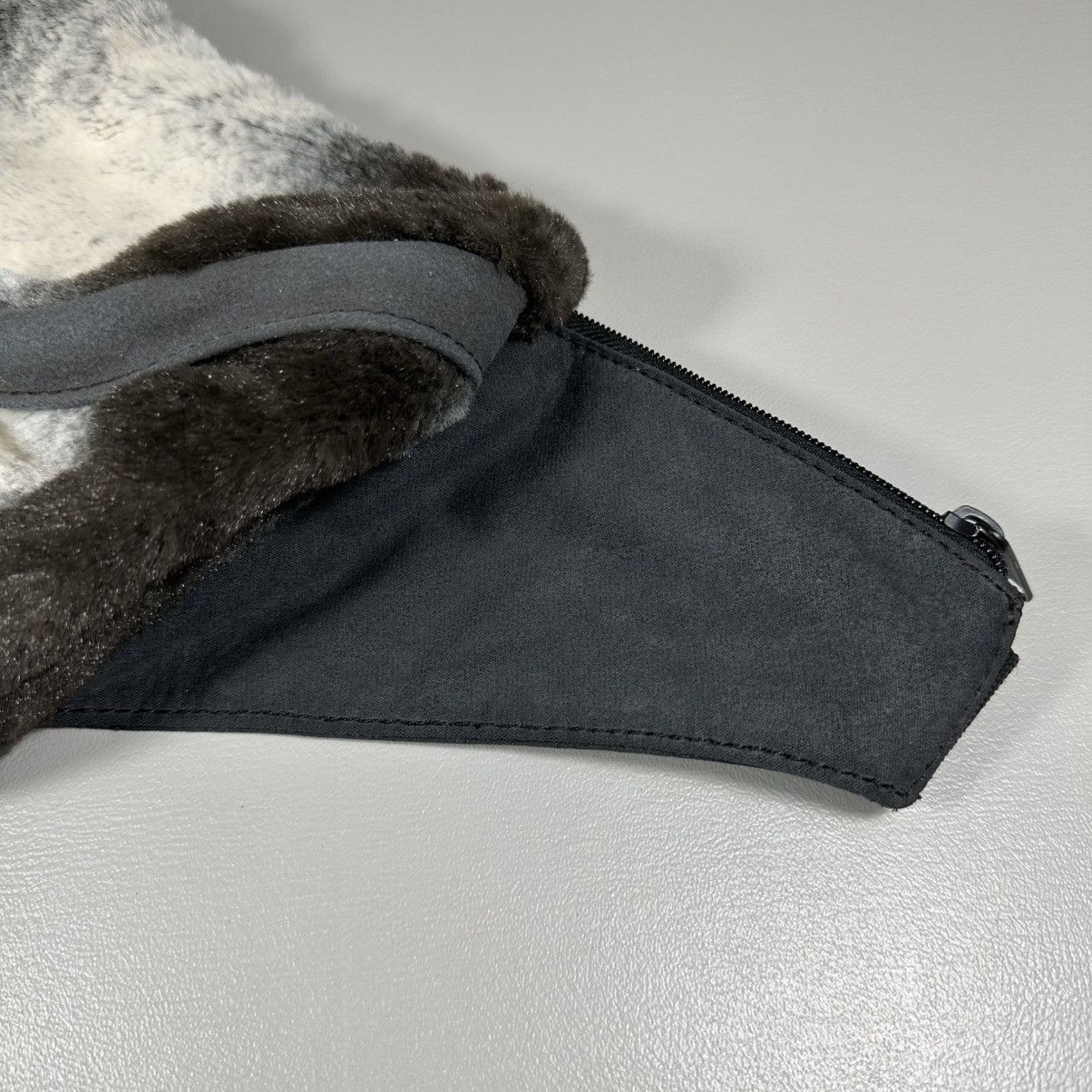Stussy Rare Stussy Faux Fur Waist Bag Size ONE SIZE - 3 Thumbnail