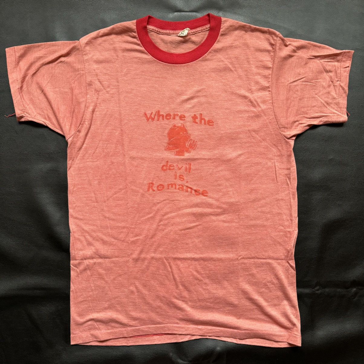 Vintage 1970s Where the Devil is Romance? Hot Stuff Slim Fit Ringer Size US M / EU 48-50 / 2 - 1 Thumbnail