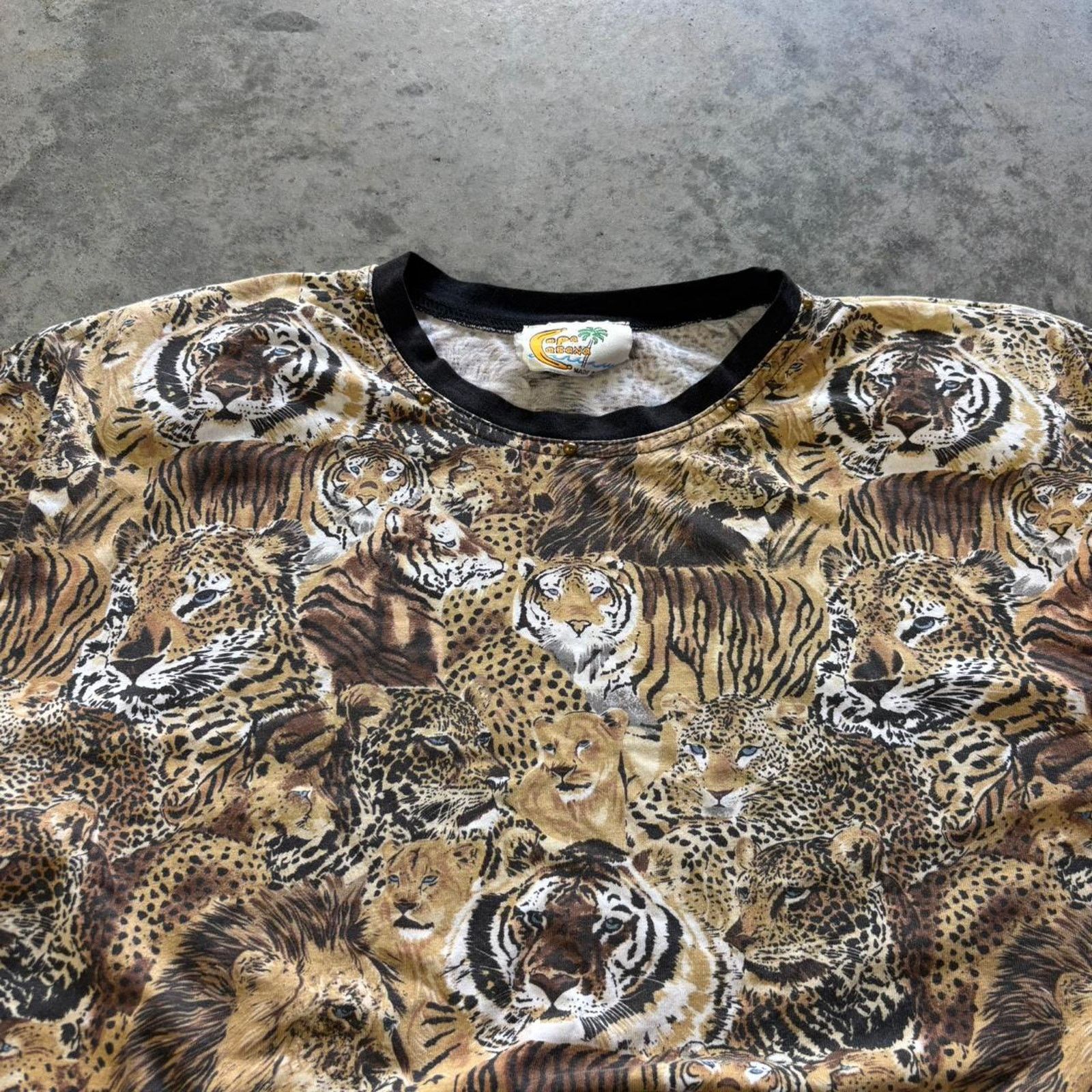 Vintage 90s All Over Print Tiger & Lion T-shirt Size L / US 10 / IT 46 - 2 Thumbnail